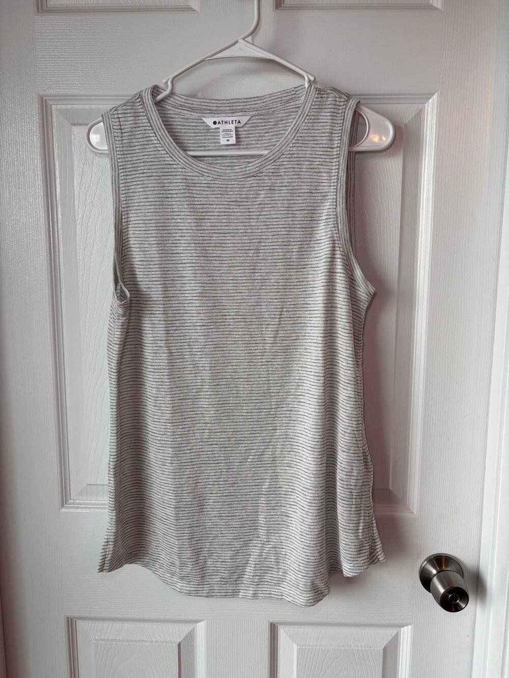 Athleta Gray White Striped Sleeveless Tank Top Women’s Medium